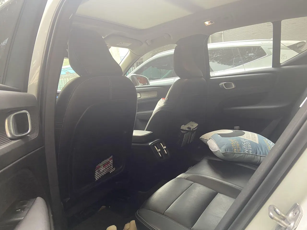 Volvo 2022 XC40 2.0T T4 4-wheel drive Zhiyuan Deluxe Edition Automatic Gear 8