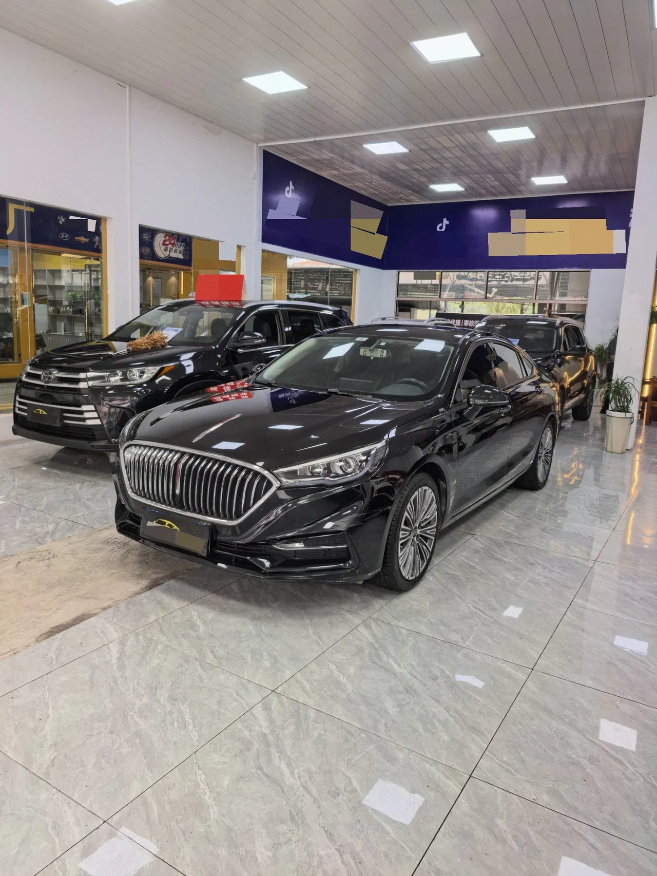 Open image lightbox: HongQi 2022 H5 1.5TD Flag Yue Edition Automatic Gear