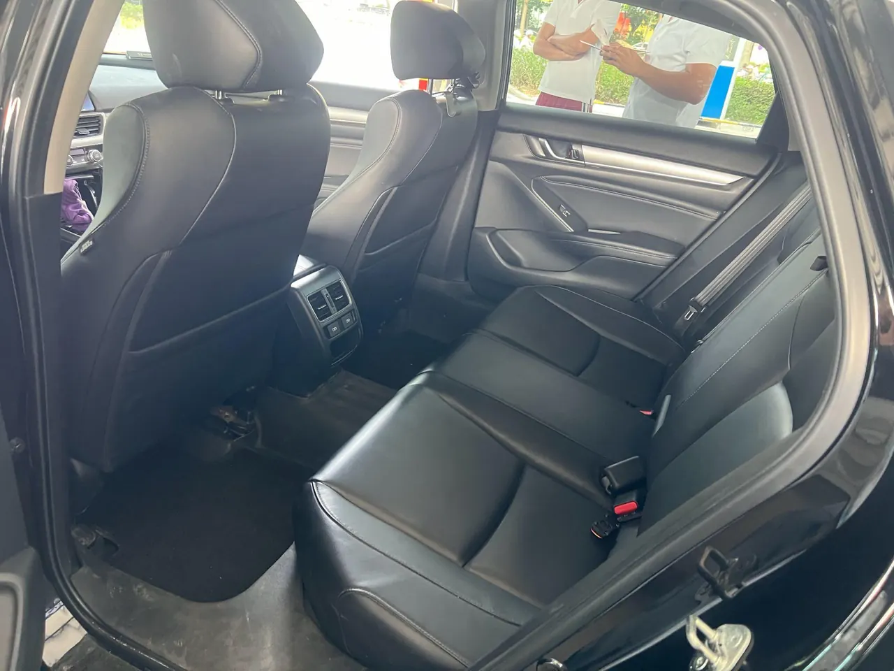 Honda 2022 10th Generation Accord 1.5T Stepless 260TURBO Deluxe Automatic Gear 3