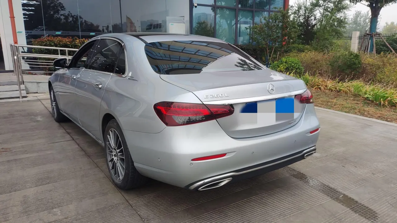 Mercedes Benz E Class 2022 E 260 L 2.0T Automatic 3
