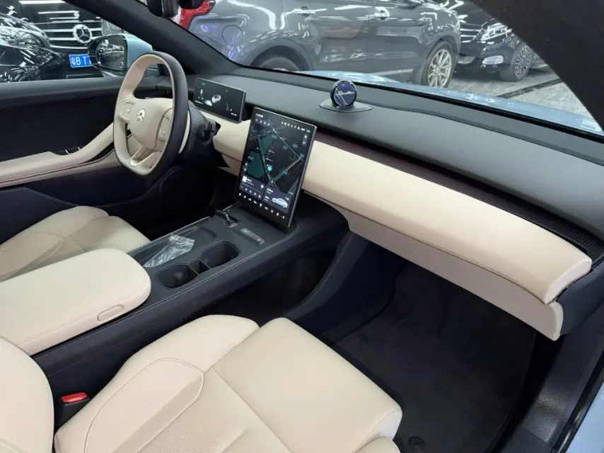 NIO 2022 ET5 75kWh automatic gear 12