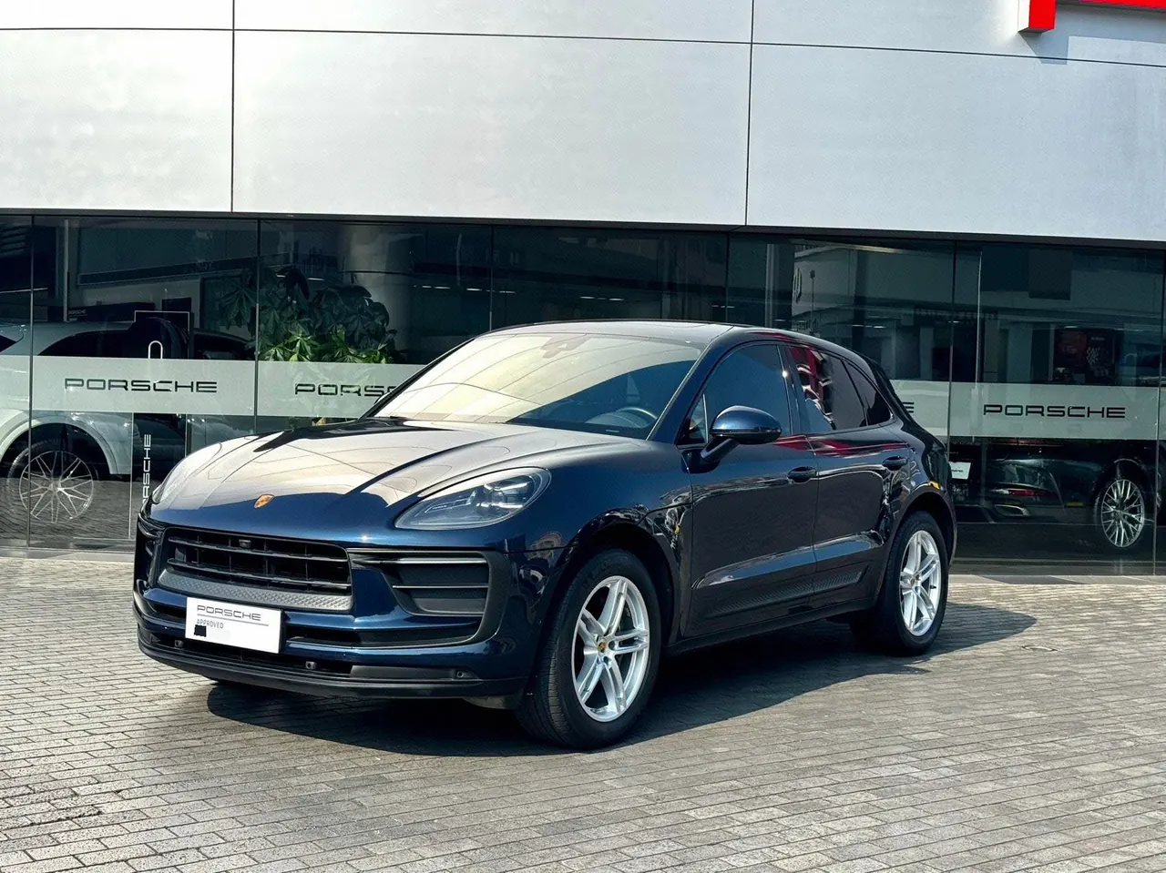 Open image lightbox: Porsche Macan (Imported) 2022 Macan 2.0T Automatic Gear