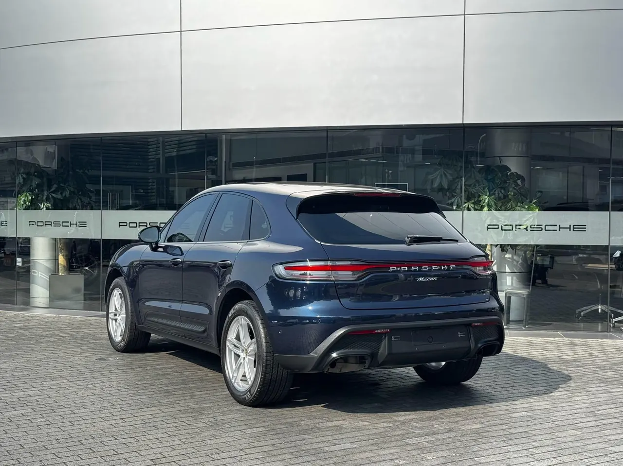 Porsche Macan (Imported) 2022 Macan 2.0T Automatic Gear 4