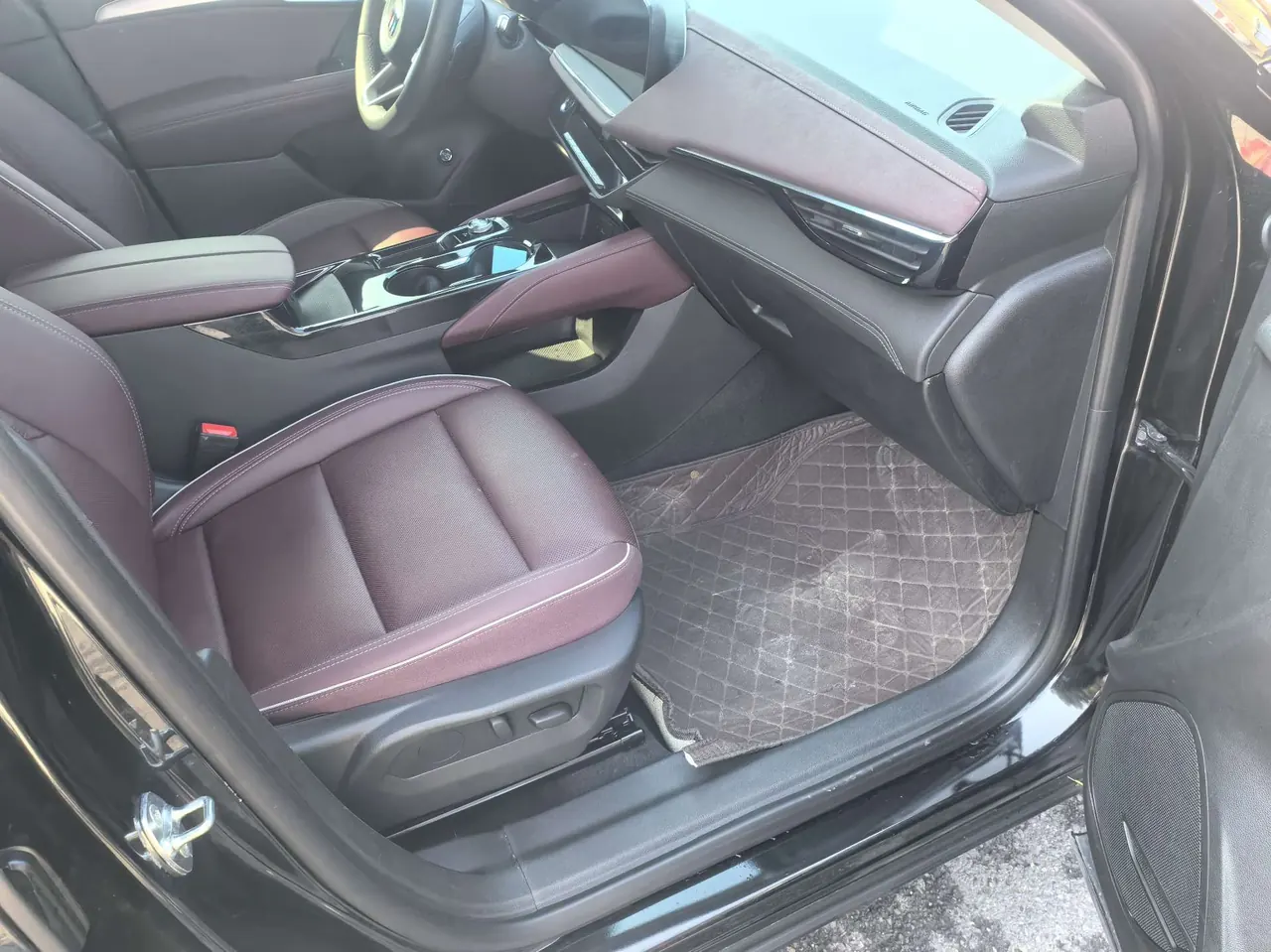 Buick 2025 Angkewei Plus 2.0T 28T Two-Drive Platinum Edition Automatic Gear 7