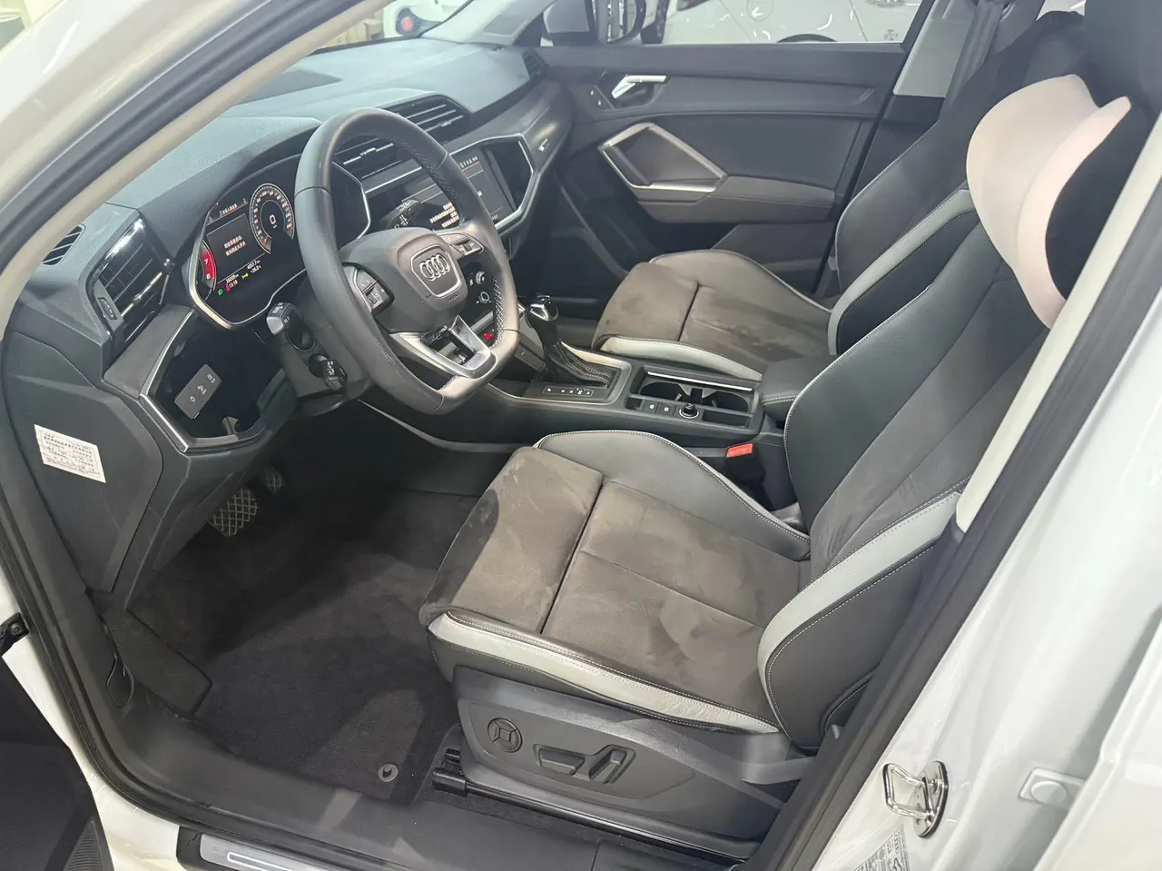 Audi 2022 Q3 1.4TFSI 35TFSI Fashion Dynamic Automatic 4