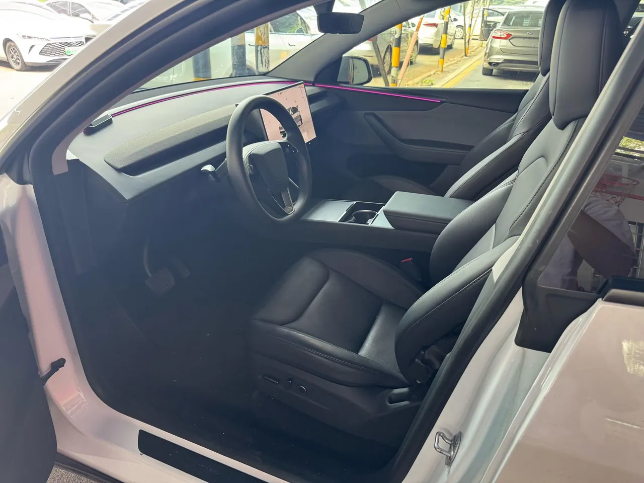 Tesla 2025 Model Y rear-wheel drive version automatic transmission 2