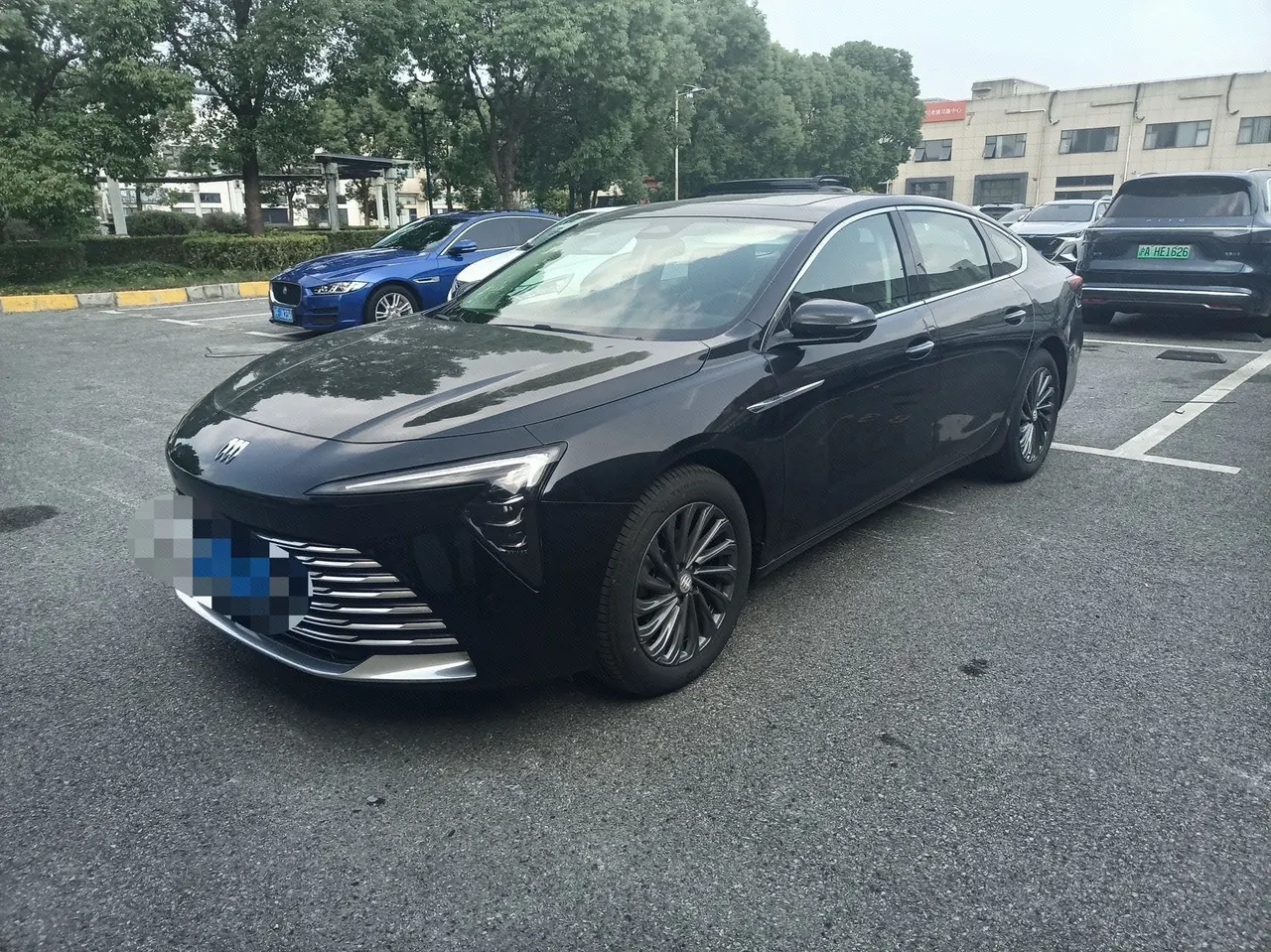 Open image lightbox: Buick 2025 LaCrosse 2.0T 28T Platinum Edition, automatic transmission