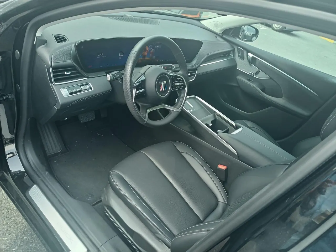 Buick 2025 LaCrosse 2.0T 28T Platinum Edition, automatic transmission 4