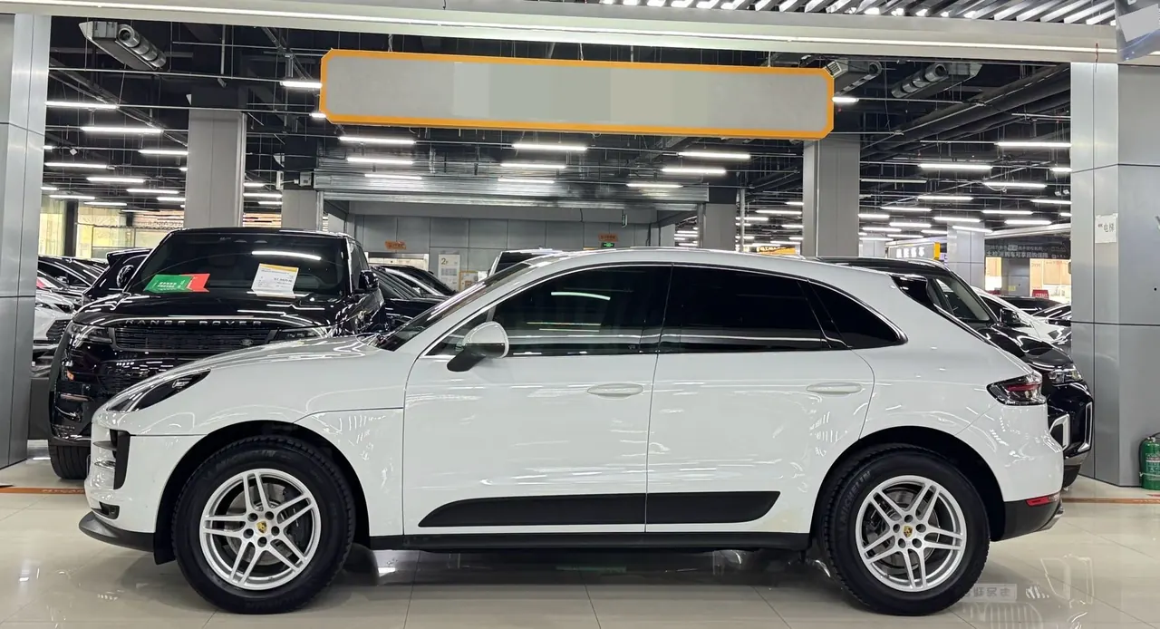 Porsche Macan (Imported) 2020 Macan 2.0T Automatic Gear 3
