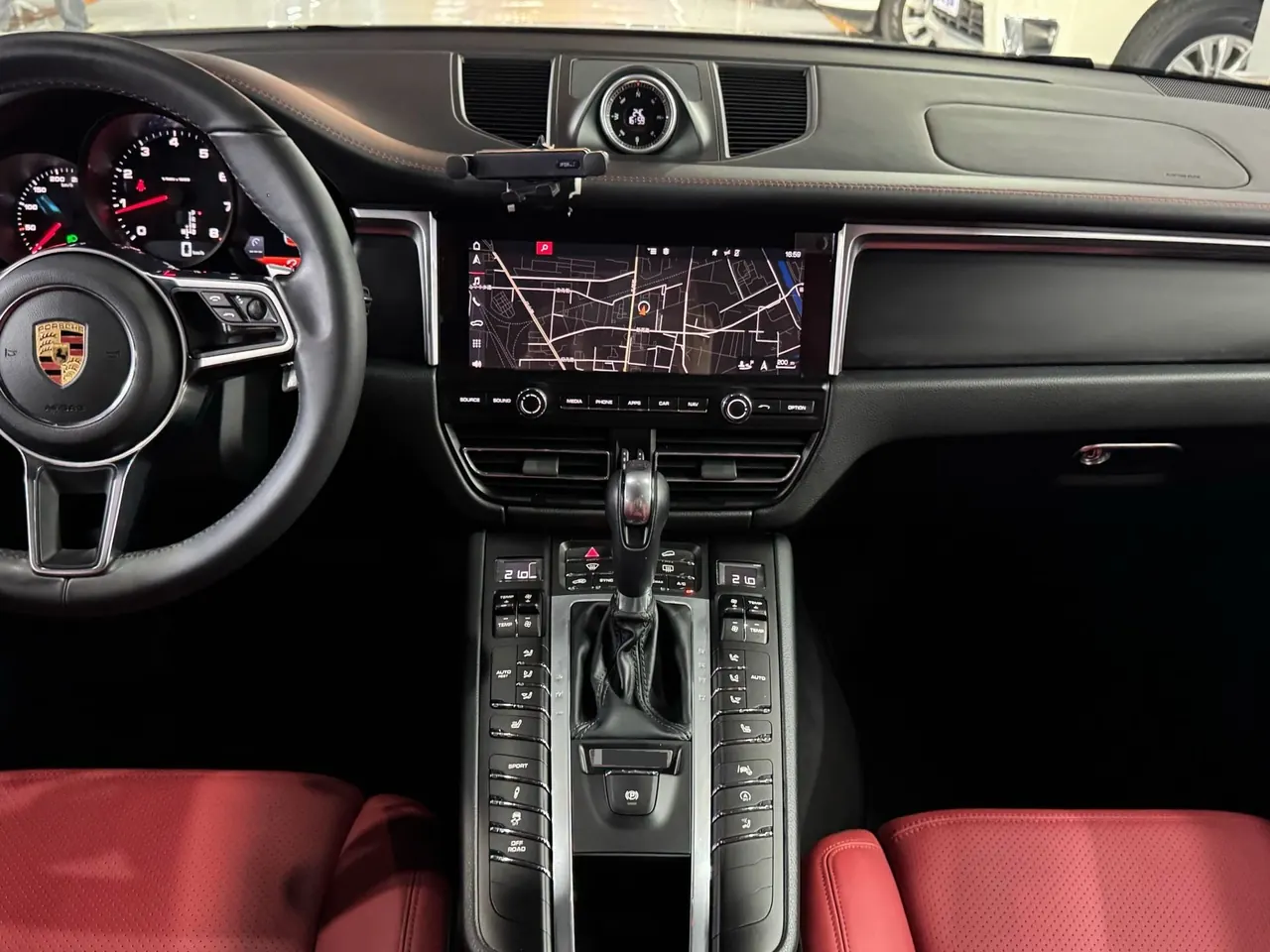 Porsche Macan (Imported) 2020 Macan 2.0T Automatic Gear 6
