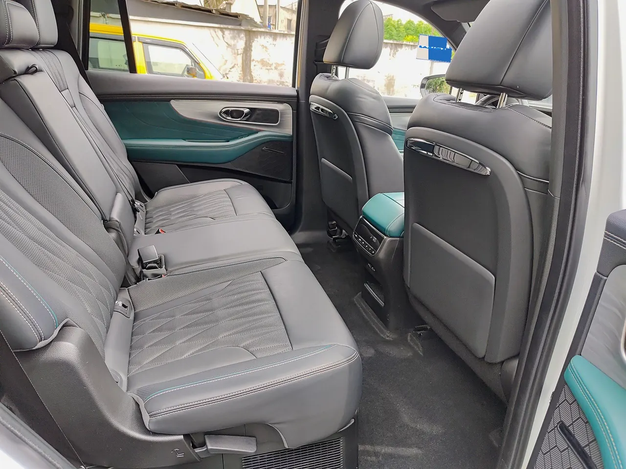 Chuanqi 2022 GS8 2.0TGDI Two-Drive Deluxe Zhilian Edition Seven-seat Automatic Gear 5