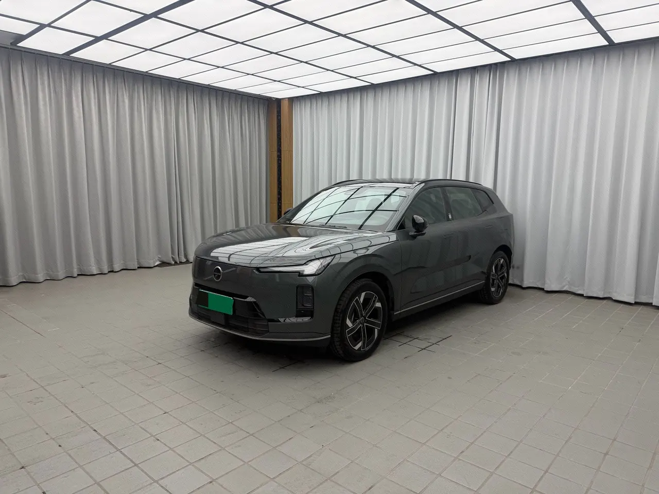 Volvo 2026 XC70 1.5T 4-wheel drive long endurance Core automatic gear - View 1
