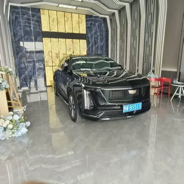 Cadillac 2025 XT5 48V 2.0T Luxury Automatic Gear 3