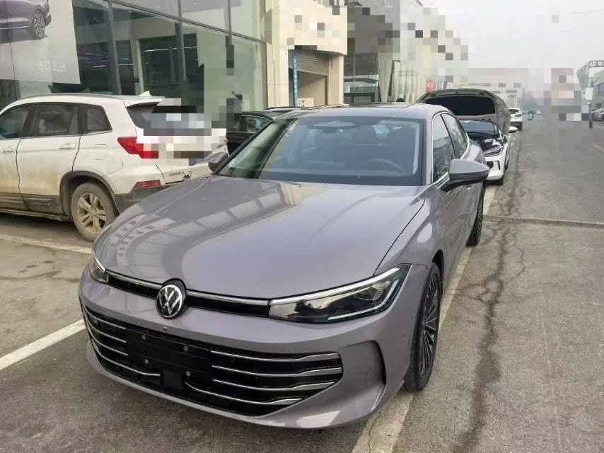 打开图片灯箱:Volkswagen 2025 Passat Pro 2.0TSI 380TSI Star Dragon Edition Automatic Gear