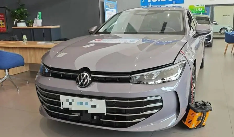 Volkswagen 2025 Passat Pro 2.0TSI 380TSI Star Dragon Edition Automatic Gear 2