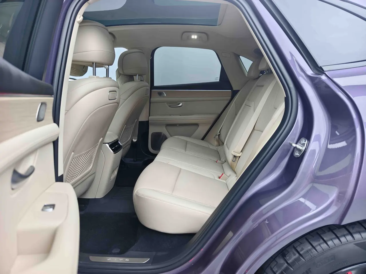 AITO 2025 AITO M5 extended range Ultra 4-wheel drive version automatic gear 6