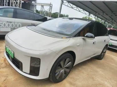Li 2025 i8 Standard Edition Automatic Gear - View 1