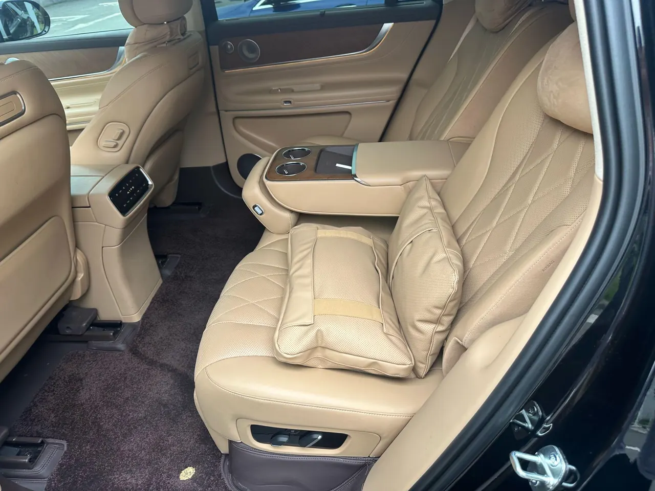 AITO 2024 AITO M9 extended range Ultra version 52kWh5 seat version automatic gear 4