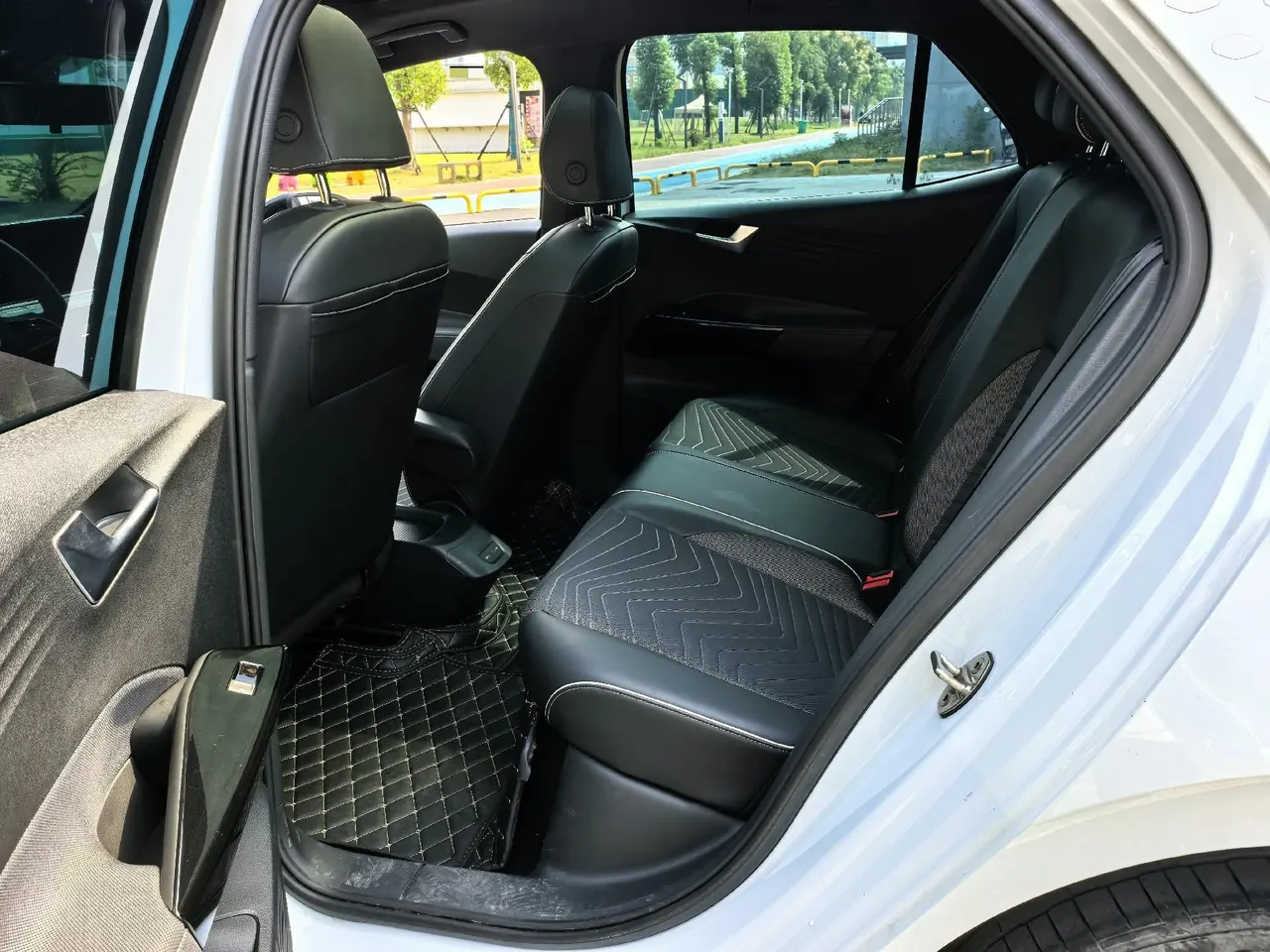 Volkswagen 2023 ID. 3 Upgraded Pure Smart Edition, Automatic Transmission 9