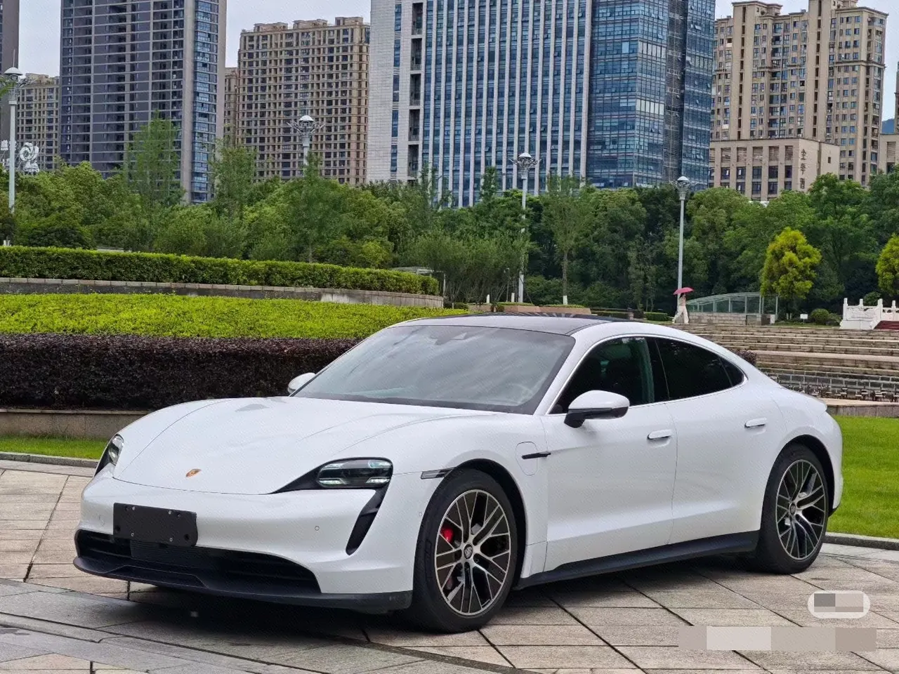 Porsche Taycan (Imported) 2020 Taycan Taycan Automatic - View 1