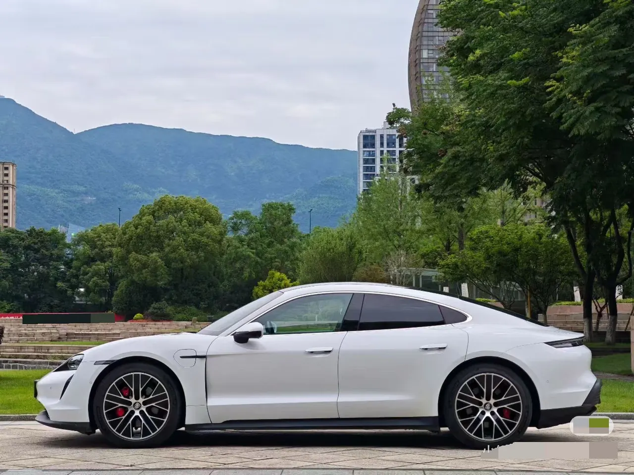 Porsche Taycan (Imported) 2020 Taycan Taycan Automatic 5