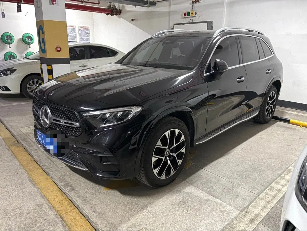 Open image lightbox: Mercedes Benz 2024 GLC 260 L 4MATIC 48V 2.0T Luxury 7-seat Automatic Gear