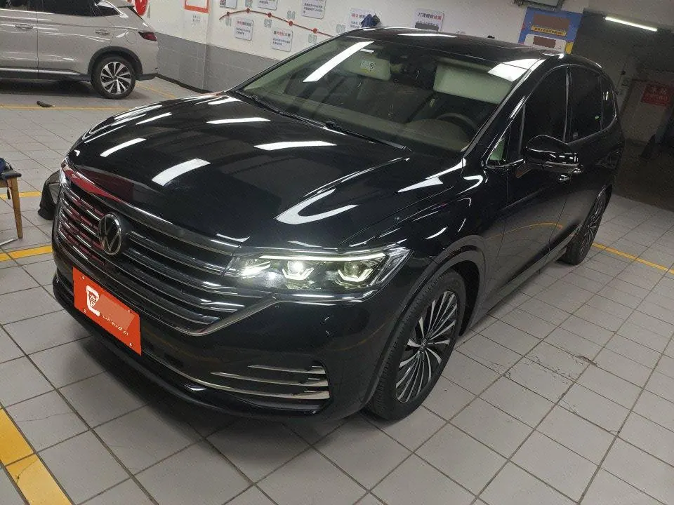 Volkswagen 2020 Wei (Viloran) 2.0TSI 380TSI Premium Edition Automatic Gear - View 1