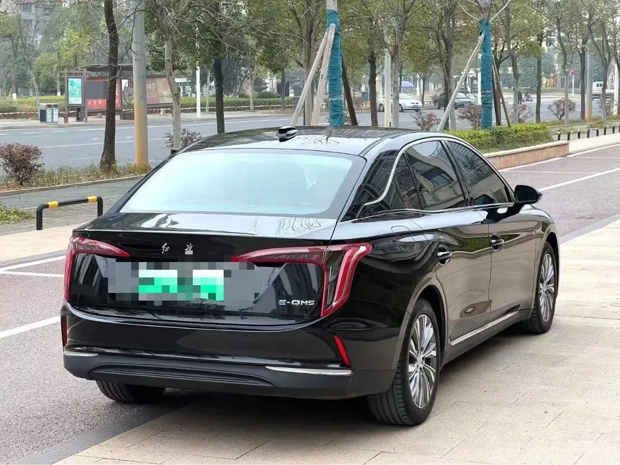 HongQi 2021 E-QM5 charging drops version of automatic gear 2