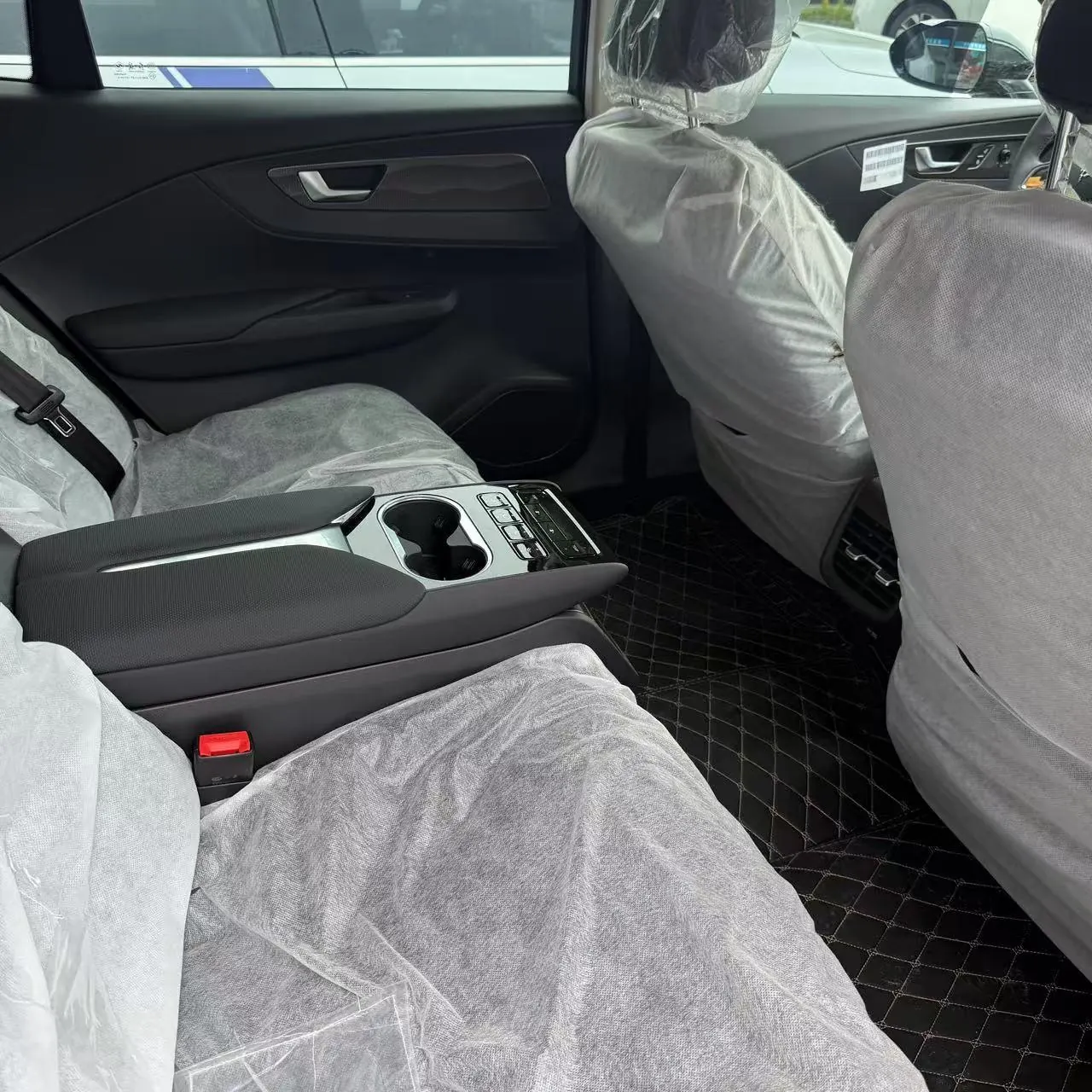 HongQi 2021 E-QM5 charging drops version of automatic gear 6