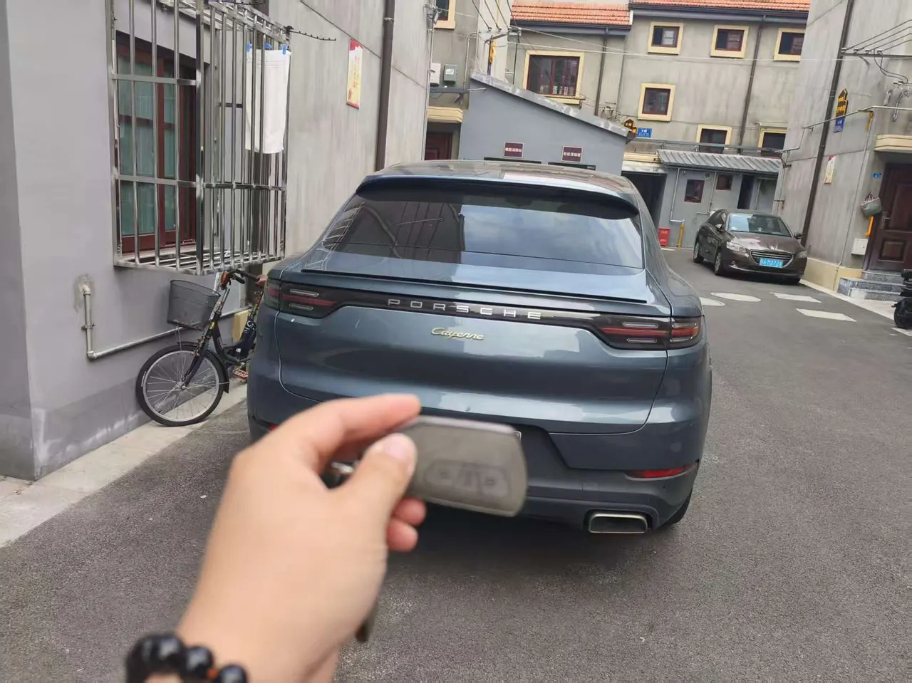 Porsche Cayenne New Energy (Imported) 2020 Cayenne Oil and Electric Hybrid 2.0T Automatic Gear 6