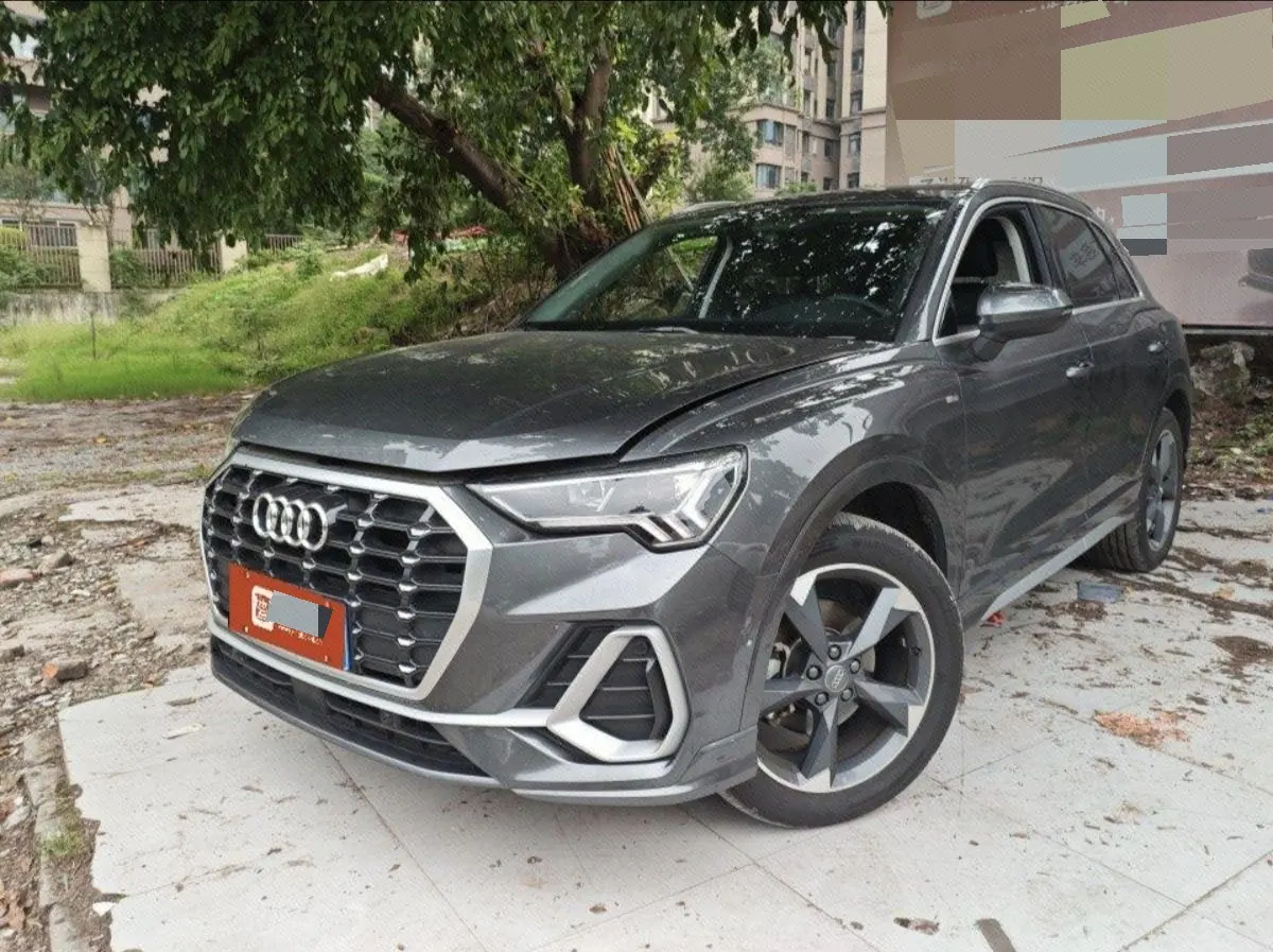 Открыть галерею: Audi 2020 Q3 1.4TFSI 35TFSI Fashion Dynamic Automatic