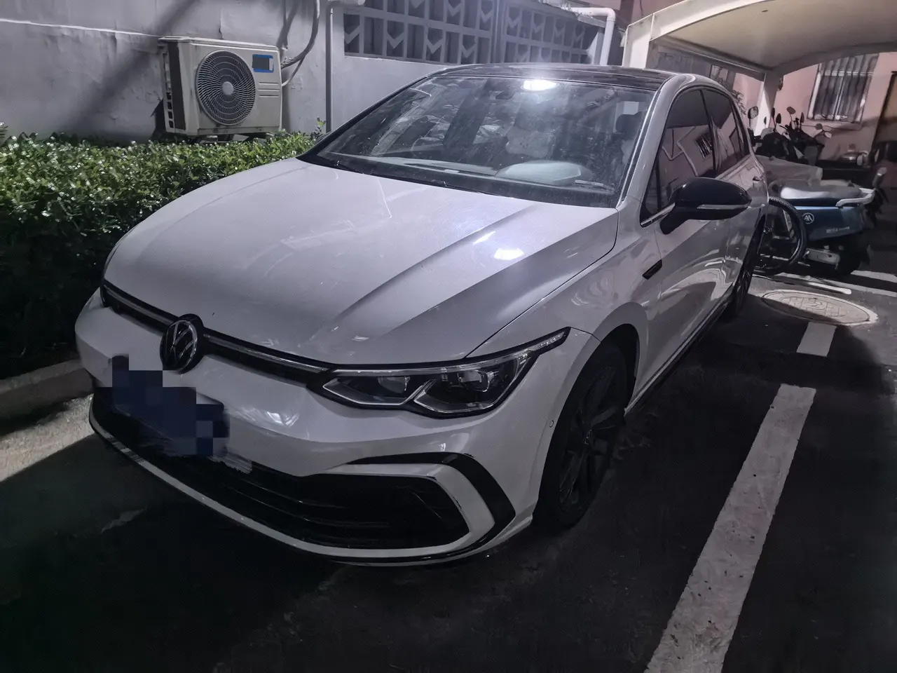 Открыть галерею: Volkswagen 2023 Golf 8 R-Line 1.4TSI 280TSI Lite Automatic