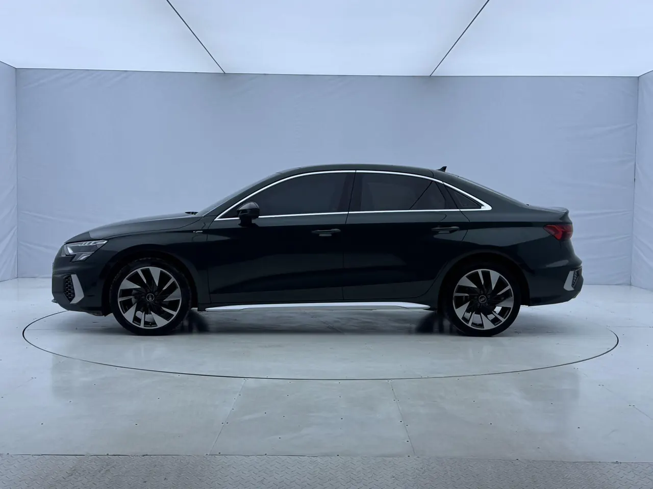 Audi 2023 A3L Limousine 1.4TFSI 35TFSI Fashion Sport Version Automatic Transmission 9