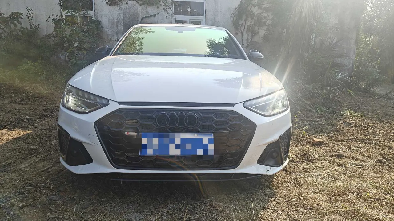 Audi 2023 A4L 2.0TFSI 40TFSI Deluxe Dynamic Automatic 2
