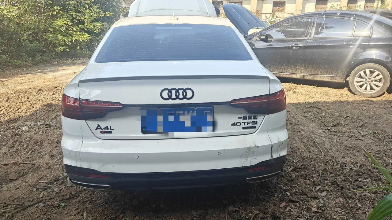 Audi 2023 A4L 2.0TFSI 40TFSI Deluxe Dynamic Automatic 3