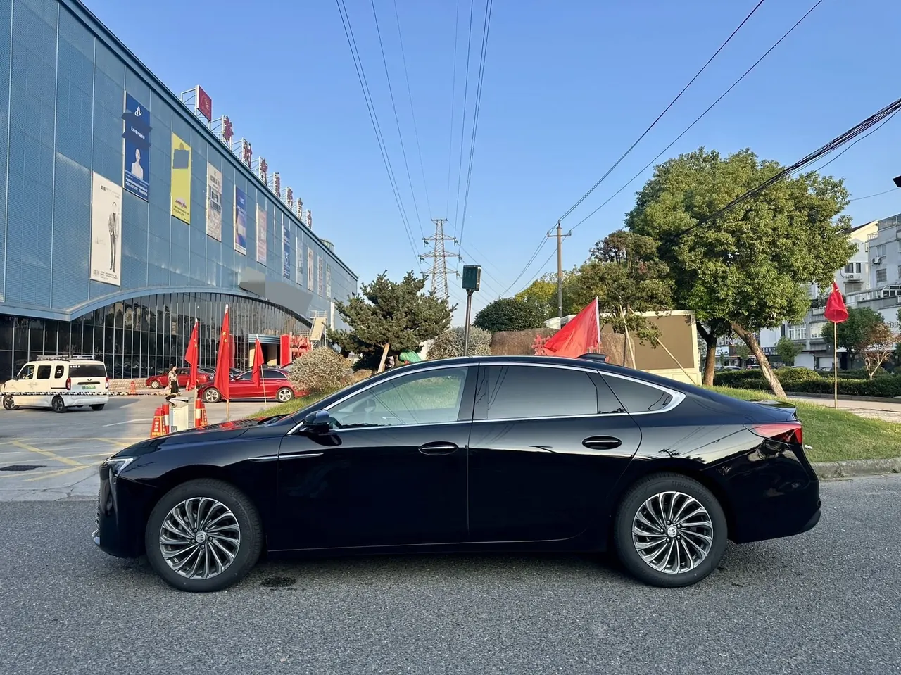 Buick 2025 LaCrosse 48V 2.0T 28T Platinum Edition Automatic Gear 3