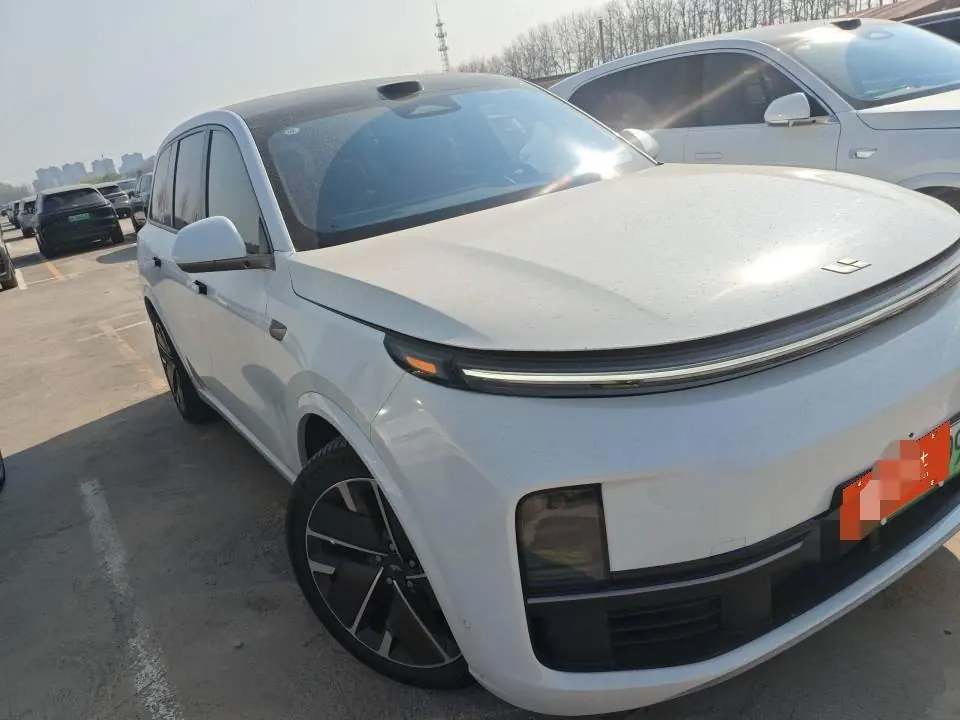 Li 2025 L9 Ultra Smart Refresh Edition Automatic Transmission 2