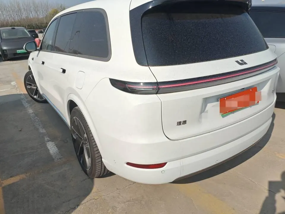 Li 2025 L9 Ultra Smart Refresh Edition Automatic Transmission 3
