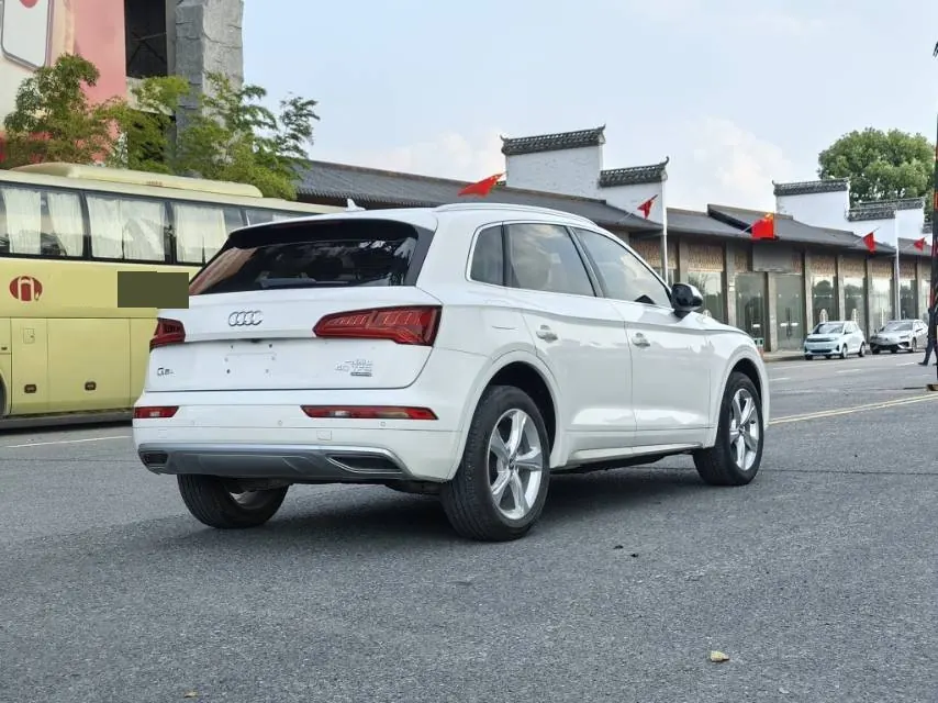 Audi 2020 Q5L 2.0TFSI 40TFSI Rongxiang Fashion Automatic 9