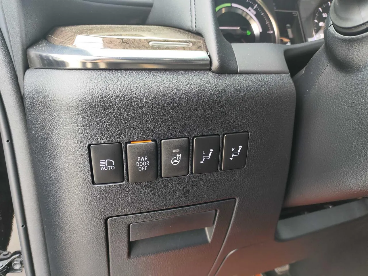 Toyota Wilfa (Imported) 2020 Wilfa 2.5 Stepless HV Distinguished Edition Automatic Gear 6