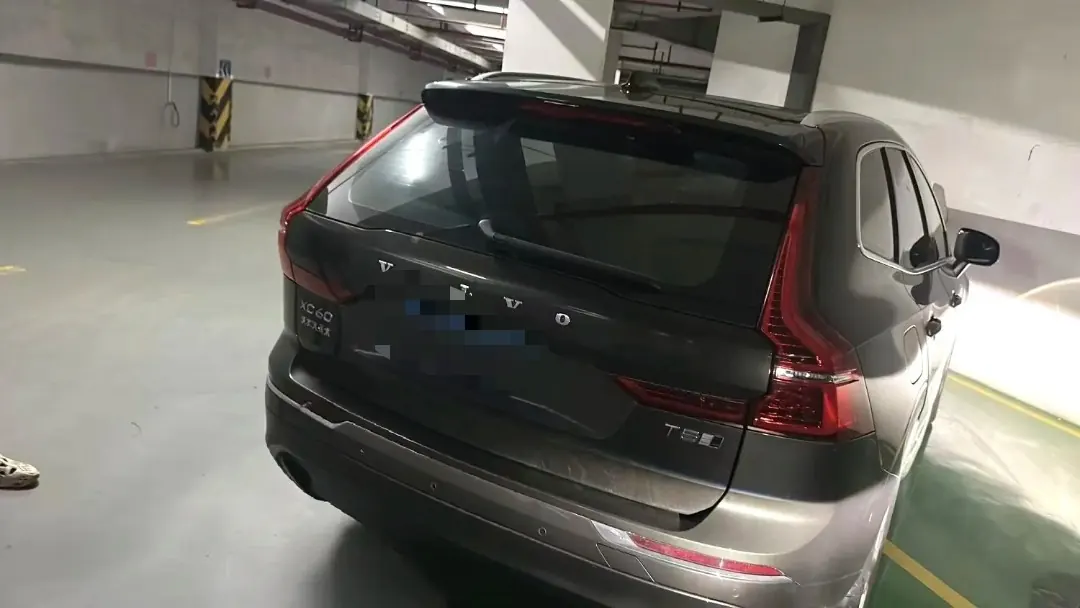 Volvo 2020 XC60 2.0T T5 4-wheel drive smart luxury automatic gear 4