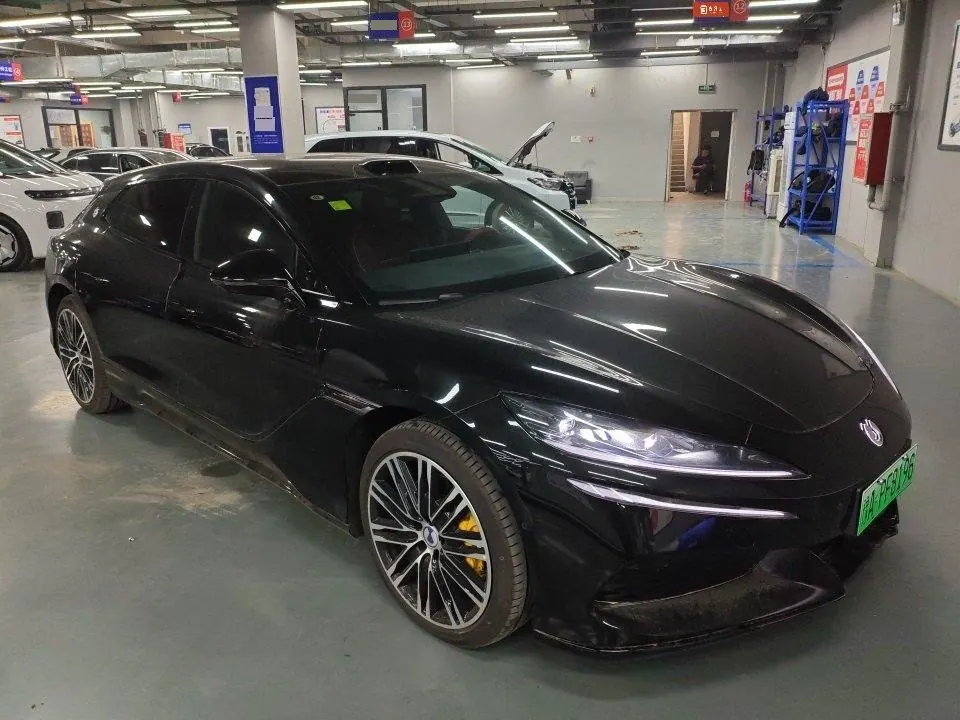 Denza 2026 Denza Z9GT Flashback Flagship Automatic Transmission 4