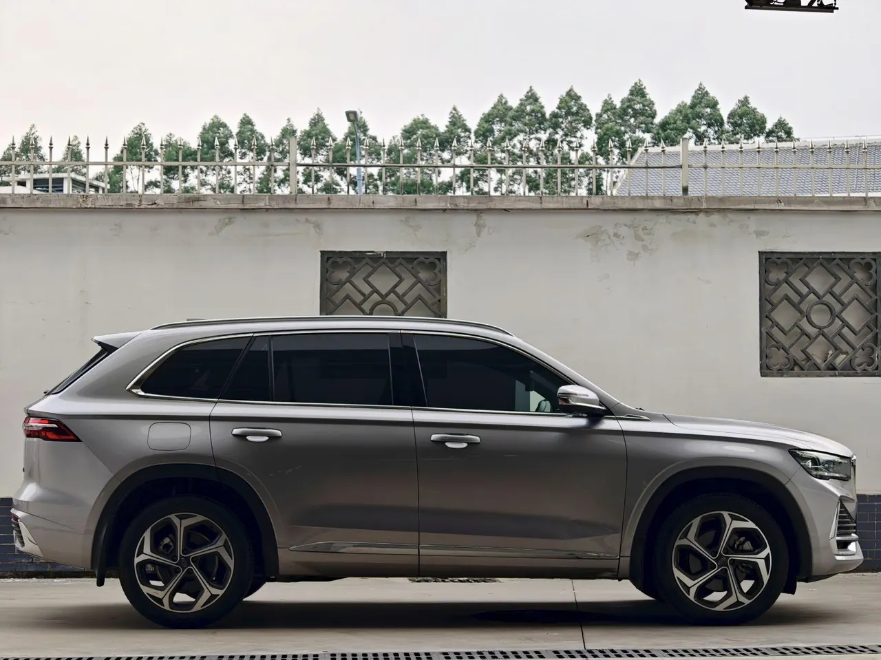 Geely 2024 XingyueL (Monjaro) 2.0TD EVO Two-Drive Long Wind Edition Automatic Gear 3