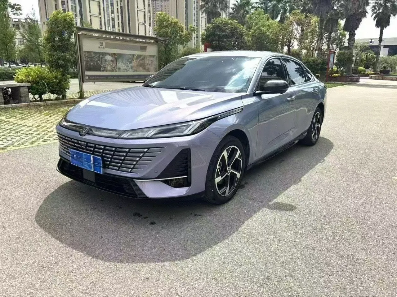 Открыть галерею: ChangAn 2026 Yidong 1.5T 500Bar Pleasant Automatic Gear
