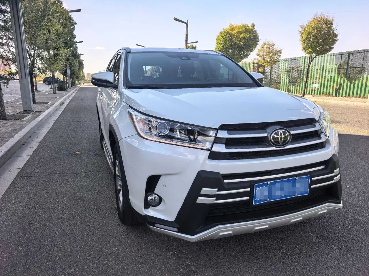 Toyota 2021 Highlander 2.0T 4-wheel drive deluxe 7-seat automatic gear 3