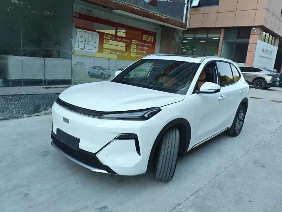 Geely Galaxy 2025 Starship 7 EM-i 1.5 55km Discovery Edition Automatic Gear - View 1