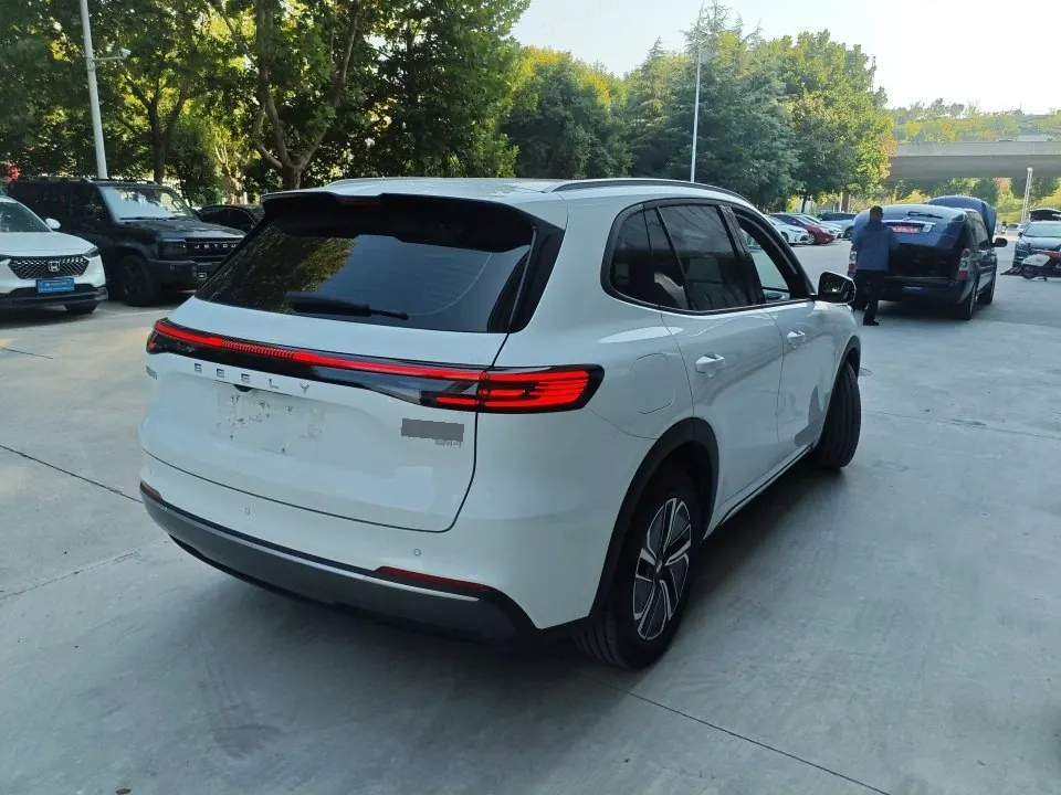 Geely Galaxy 2025 Starship 7 EM-i 1.5 55km Discovery Edition Automatic Gear 2