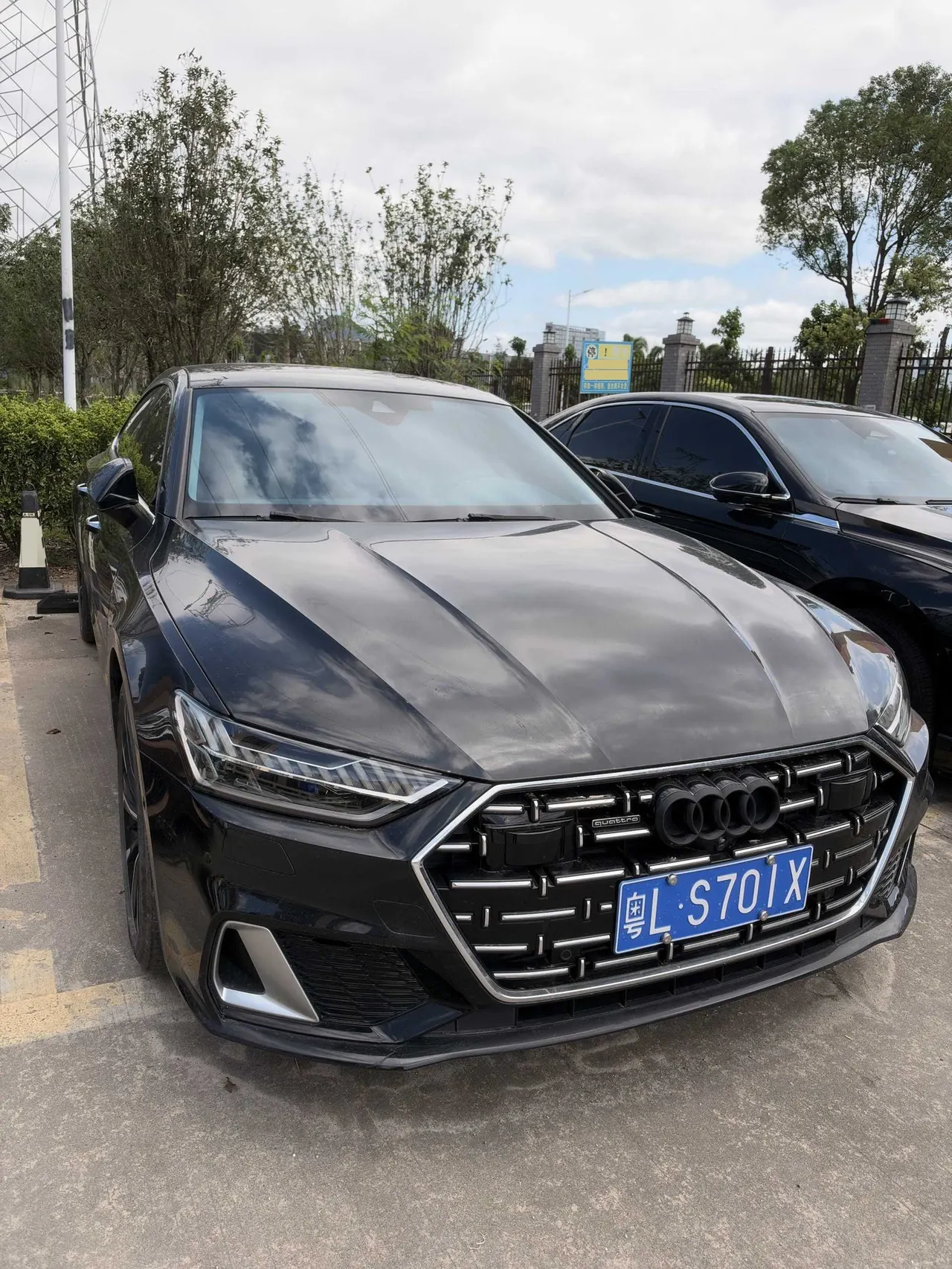 Audi 2022 A7L 2.0TFSI 45TFSI Quattro S-line Black Samurai Edition Automatic Gear 4
