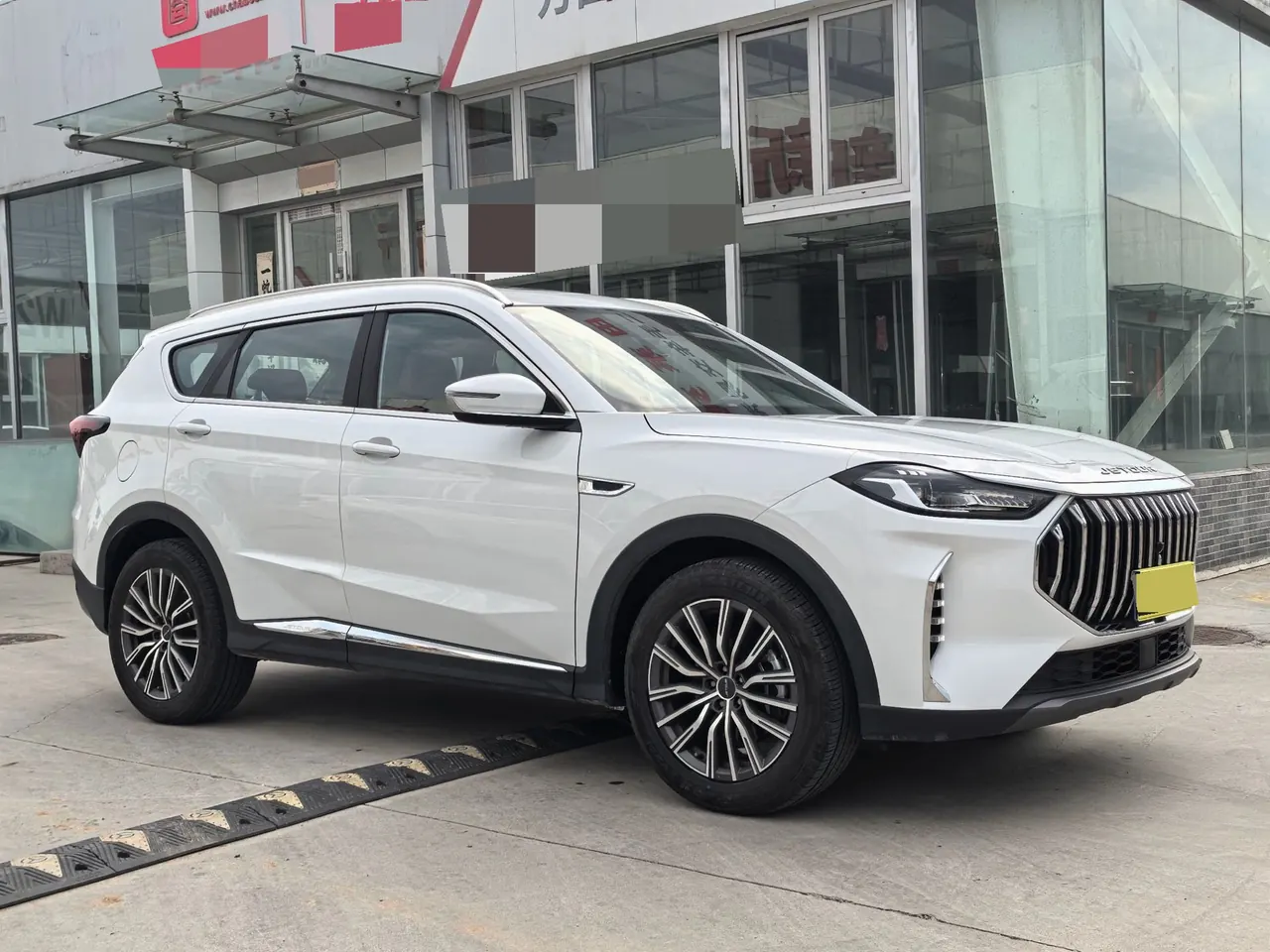 Jetour 2024 X70 PLUS 1.5T Champion Edition PRO7 Automatic Gear 3