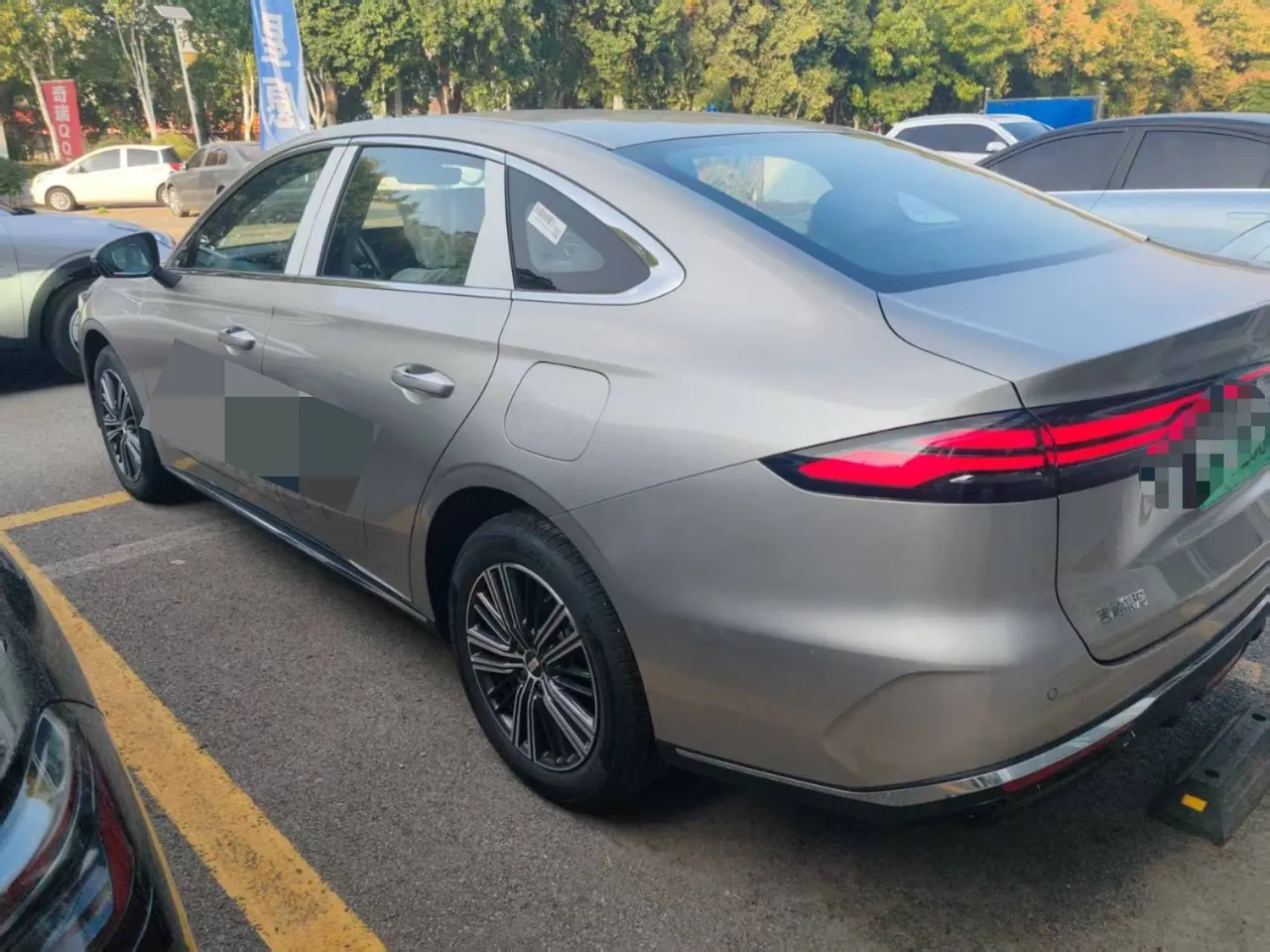 Geely Galaxy 2025 xingyao 6 EM-i 1.5 125km exploration version automatic gear 3